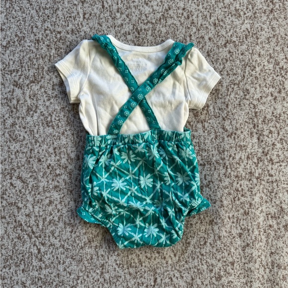5/$25 Carter’s Baby Girl 2 Piece Tropical Tee and Bubble Romper - Picture 4 of 7